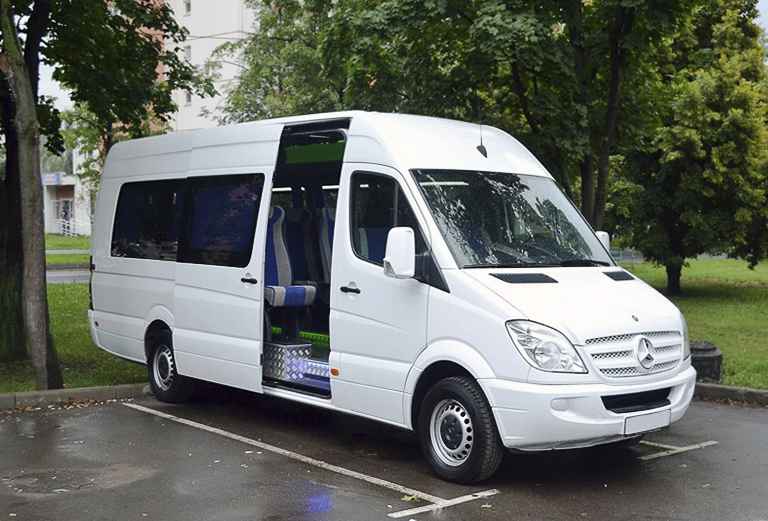 Заказ микроавтобуса для перевозки людей из Домодедово в Курск